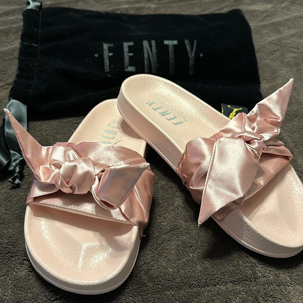 Women’s February for Puma slides
